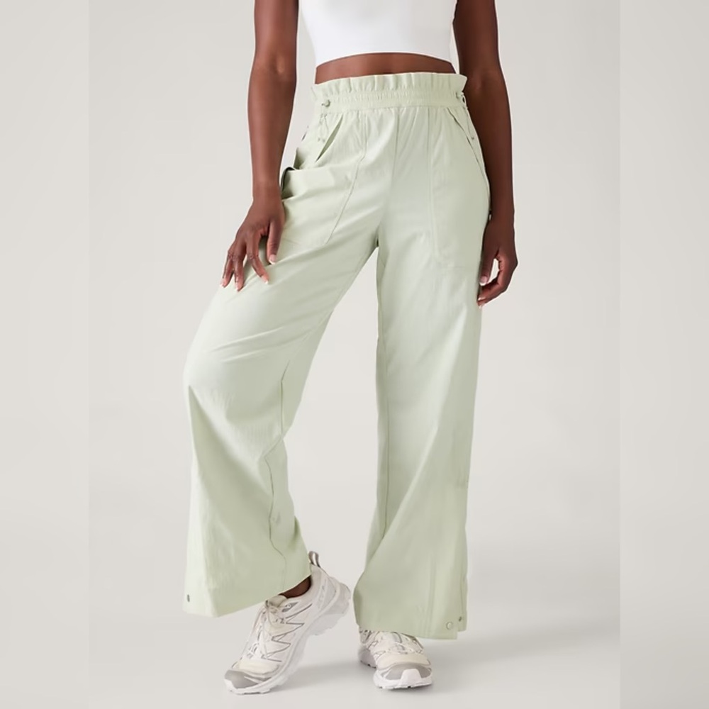 Athleta Trekkie Parachute Pants Celadon Tint Green Sz 14 NWT High Rise Hiking